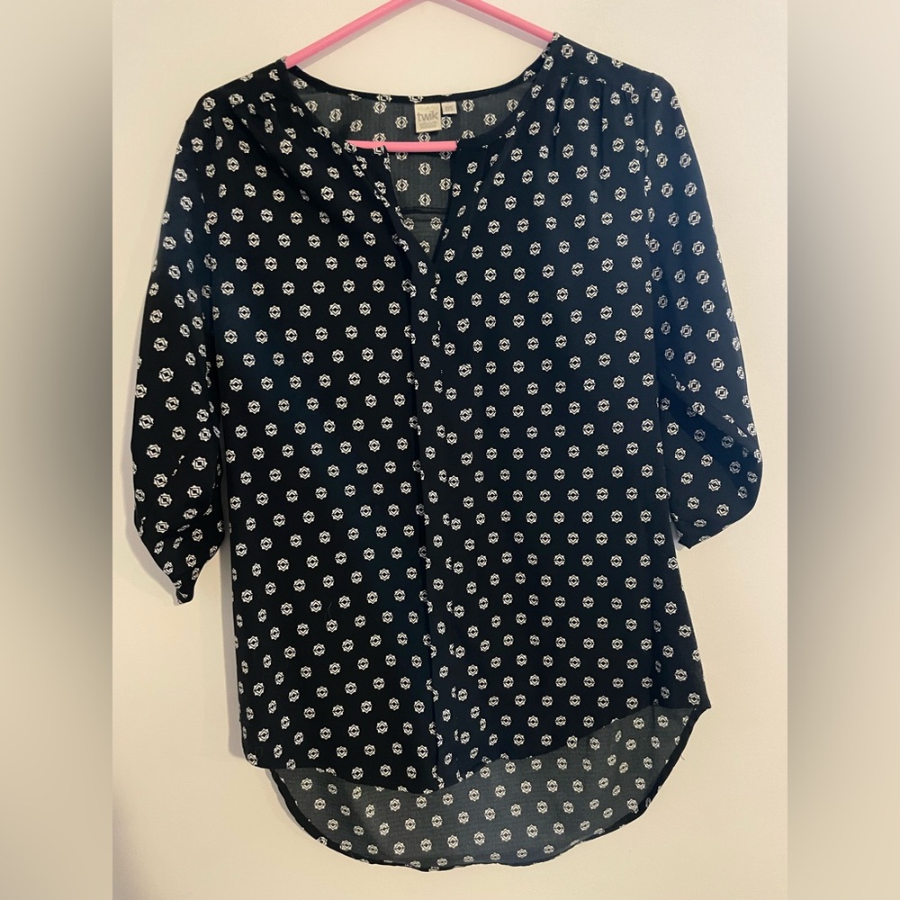 Black and White Patterned Women's Top